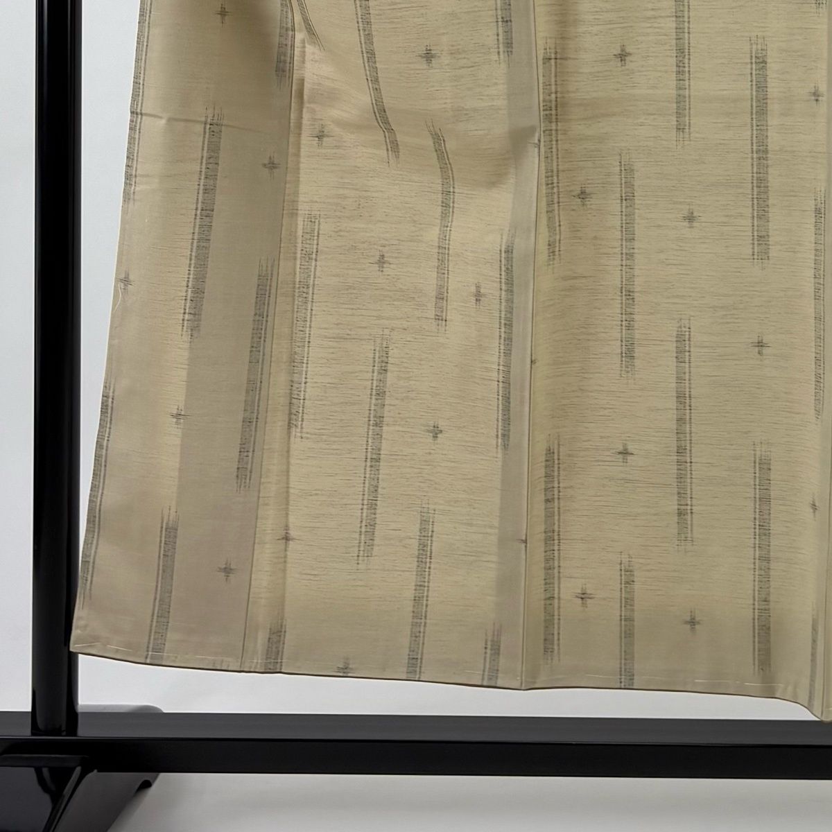 紬 身丈155.5 cm 裄丈63.5 S 袷 十字絣 縞 ベージュ 化繊 秀品