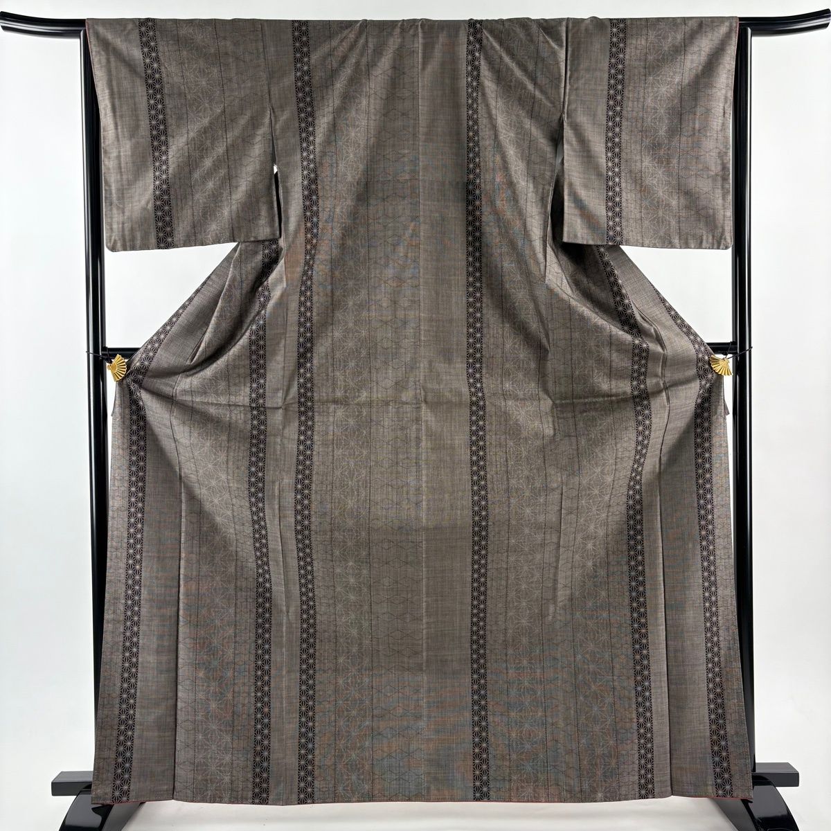 紬 身丈166 cm 裄丈65 M 袷 麻の葉 縞 焦茶色 正絹 秀品