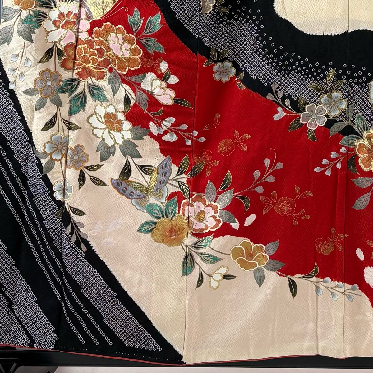 振袖 身丈159 cm 裄丈66 M 袷 草花 蝶 金糸 金銀彩 赤 正絹 秀品