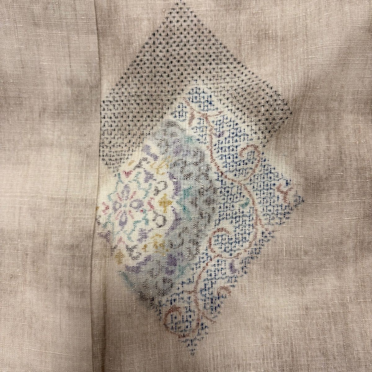  紬 身丈165.5 cm 裄丈66 M 袷 菱 華文 ベージュ 正絹 秀品 紬 着物