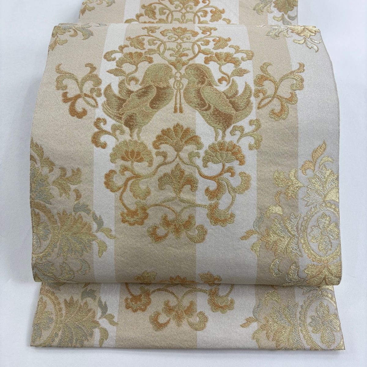 袋帯 美品 名品 落款 正倉院 向い鳥 草花 箔 銀糸 薄ピンク 六