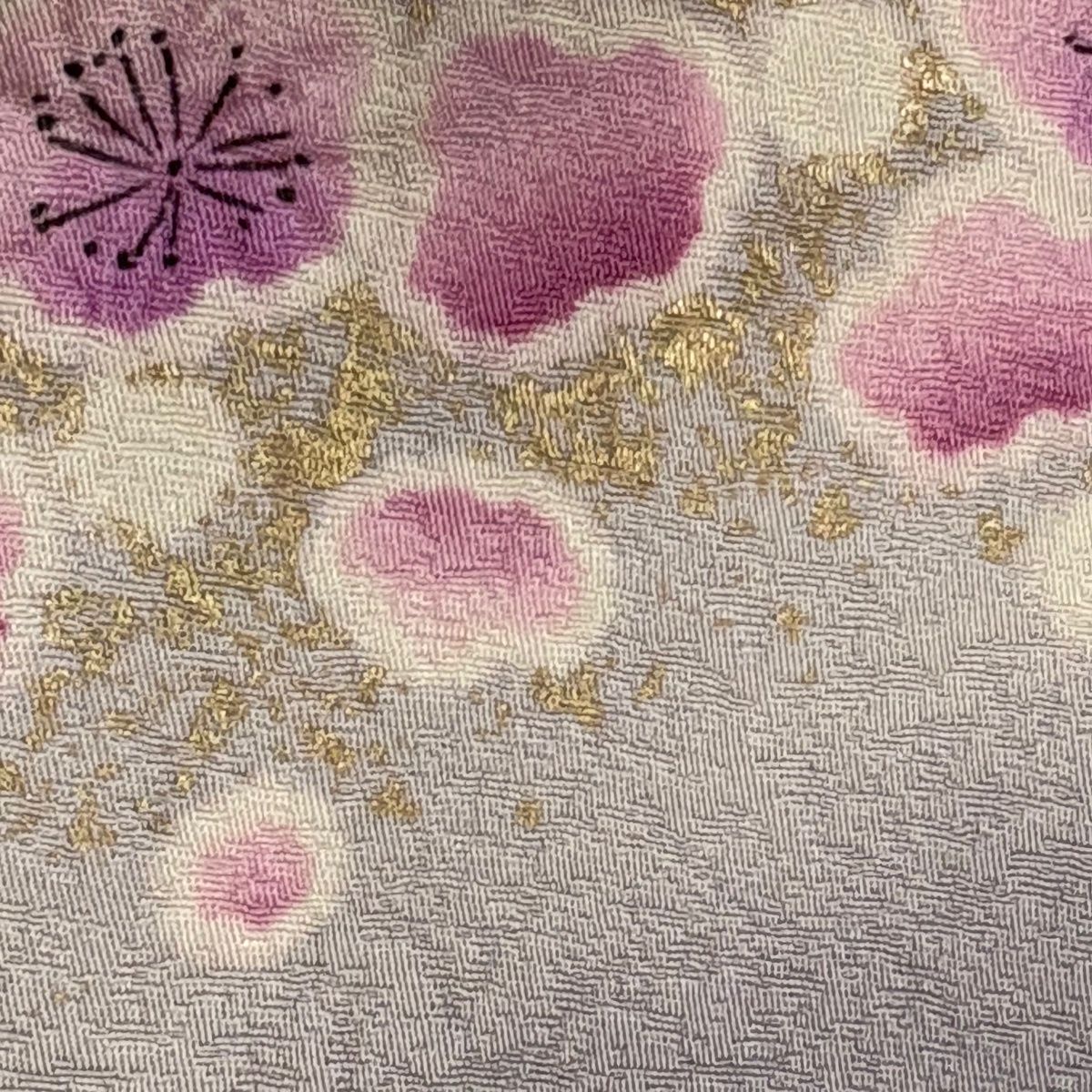 1回着用☆金彩文様入り・総絞り訪問着☆灰紫色☆丈163☆裄68、5 訪問着 身丈157.5cm 裄丈65cm M 袷 桜 波 金彩 絞り 灰紫 正絹 名品
