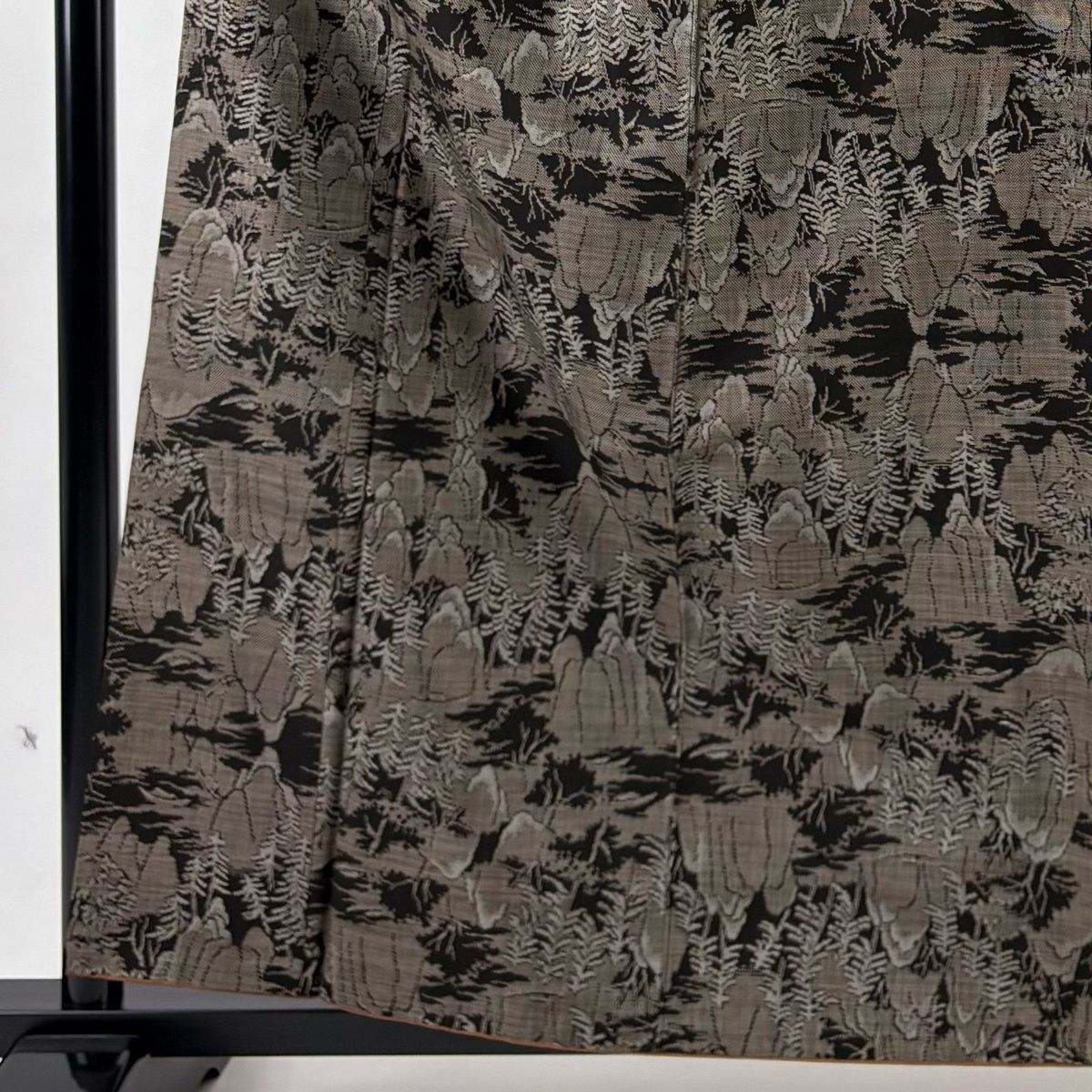 紬 身丈160.5 cm 裄丈63.5 S 袷 岩山 樹木 焦茶色 正絹 名品