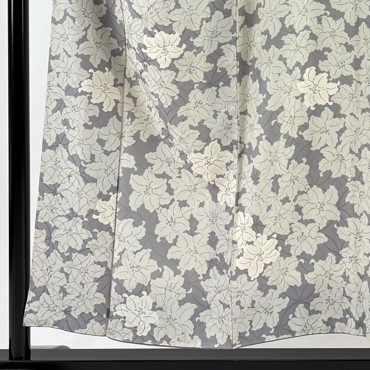 小紋 身丈153 cm 裄丈66.5 M 袷 落款 百合 地紋 灰色 正絹 名品