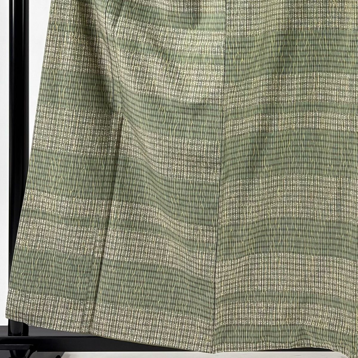 小紋 身丈159.5 cm 裄丈62.5 S 袷 紬地 落款 横縞 幾何学模様 よもぎ色 正絹