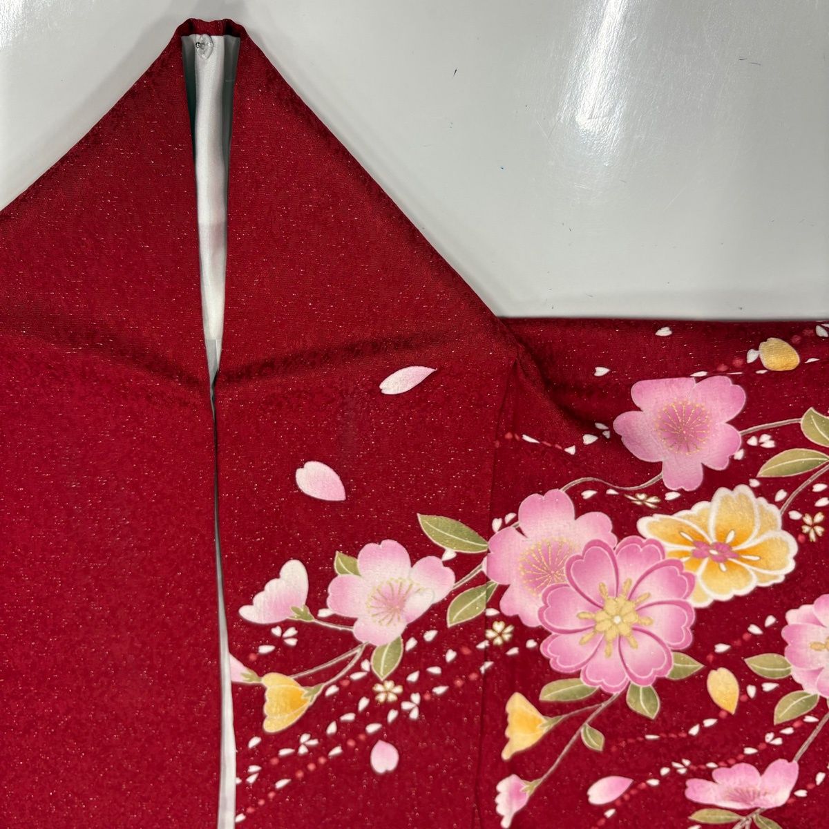  振袖 身丈160 cm 裄丈65 M 袷 手鞠 草花 銀通し 刺繍 赤 正絹 名品 振袖 着物