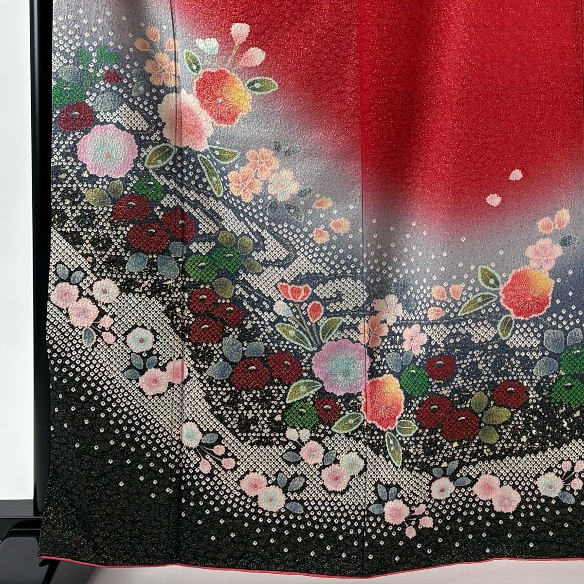 振袖 身丈162.5 cm 裄丈67.5 L 袷 落款 草花 流水 金通し 金彩 赤 正絹 名品