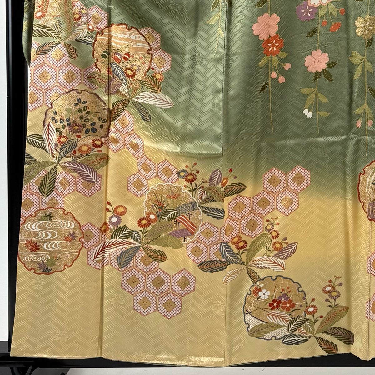 振袖 身丈159.5 cm 裄丈62.5 S 袷 吾妻徳穂 落款 雪輪 枝垂れ桜 金糸 金彩 よもぎ色 正絹