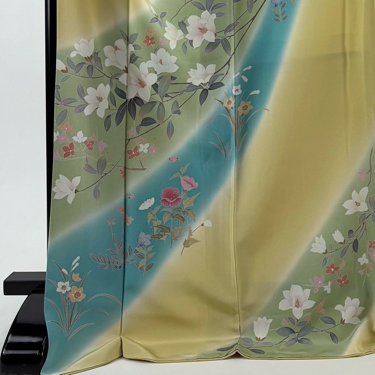 訪問着 身丈176 cm 裄丈67 M 袷 落款 枝花 草花 染め分け ぼかし ベージュ 正絹 名品