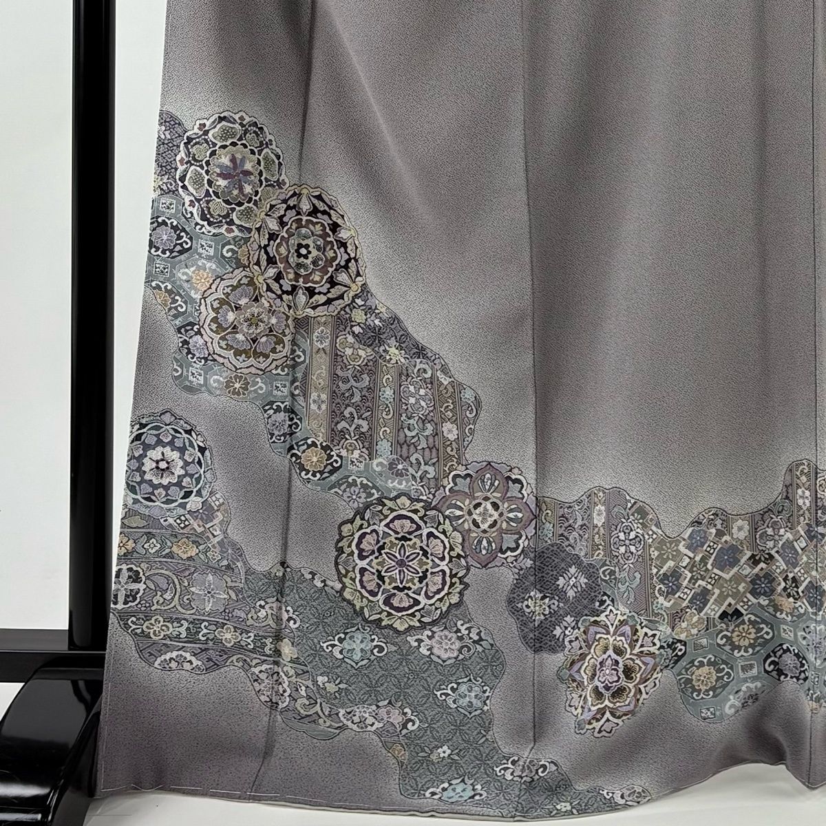 付下げ 身丈169 cm 裄丈67 M 袷 霜鳥忍 彩天目織 落款 華文 道長取り ぼかし 灰色 正絹 一つ紋