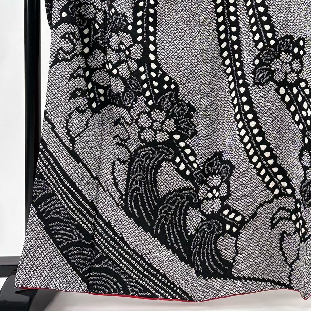 振袖 身丈163 cm 裄丈63.5 S 袷 草花 波頭 総絞り 黒 正絹