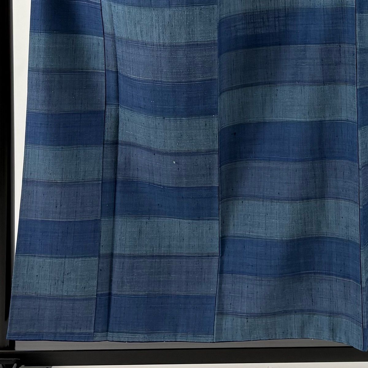 紬 身丈155.5 cm 裄丈63.5 S 袷 バチ衿 横縞 藍色 正絹 名品