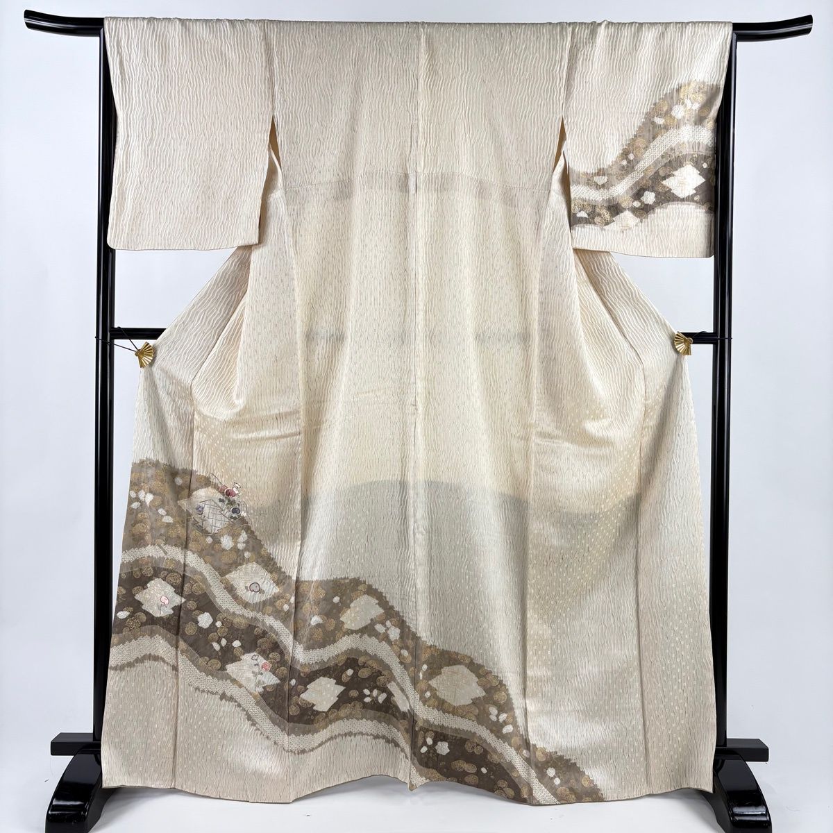 訪問着 身丈165.5 cm 裄丈67 M 袷 遠州椿 松皮菱 刺繍 縫締め絞り ベージュ 正絹