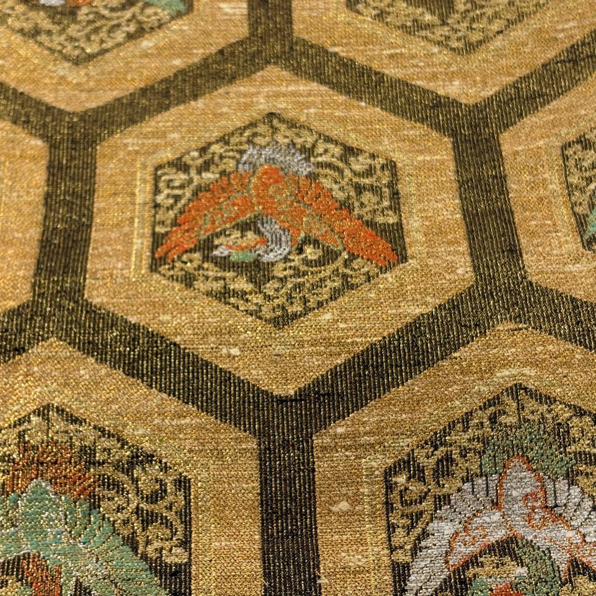 美品】 袋帯 逸品 桝屋高尾 落款 ねん金綴錦 亀甲鳳凰文 亀甲 花鳥 金