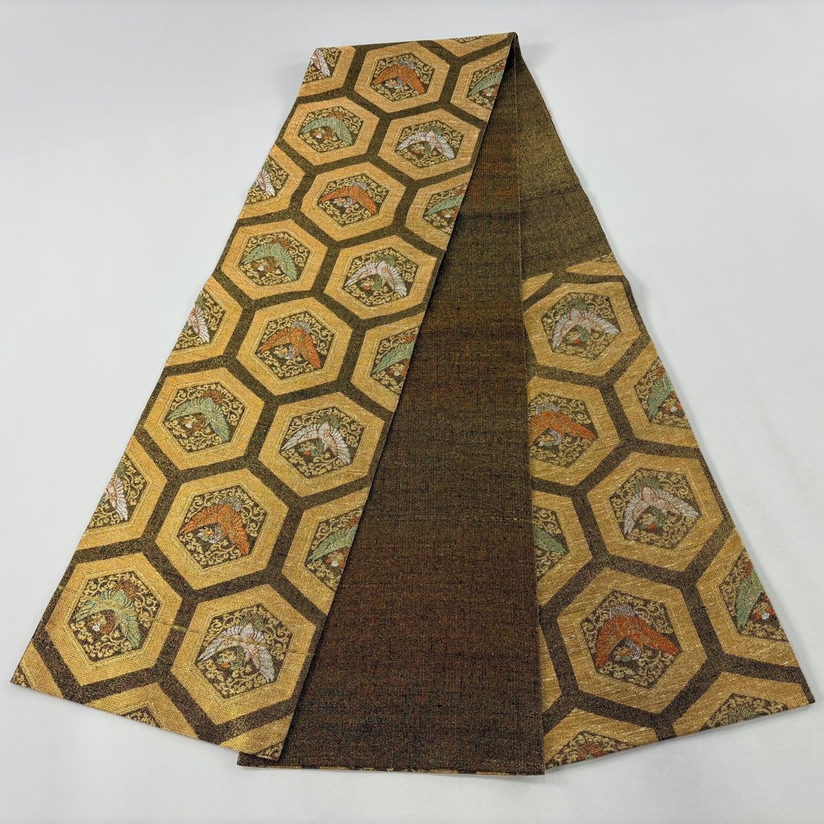 美品】 袋帯 逸品 桝屋高尾 落款 ねん金綴錦 亀甲鳳凰文 亀甲 花鳥 金