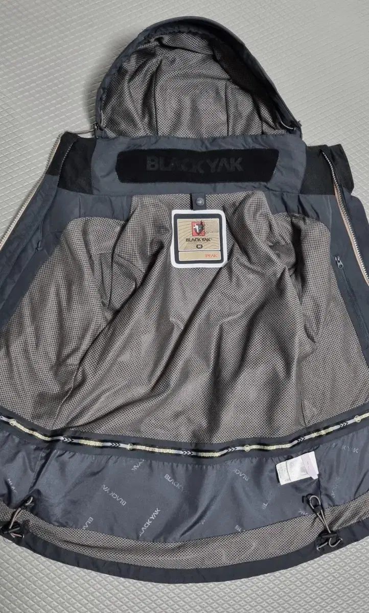  BLACK YAK WIND AND WISH ジップアップ ジャケット その他 アウター