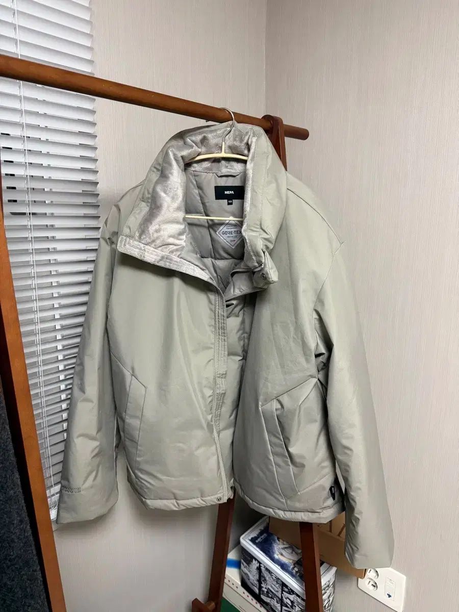 NEPA ヴェンタス ダウンジャケット