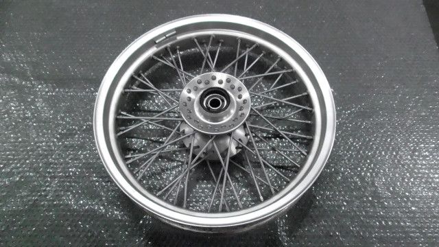 VRX 400ロードスター NC 33 の フロントホイール
