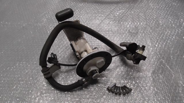 ギア4スト UA 06 J 170 xxx の 燃料ポンプ