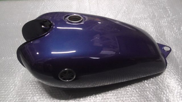 SR 400 RH 16 J 007 xxx の タンク