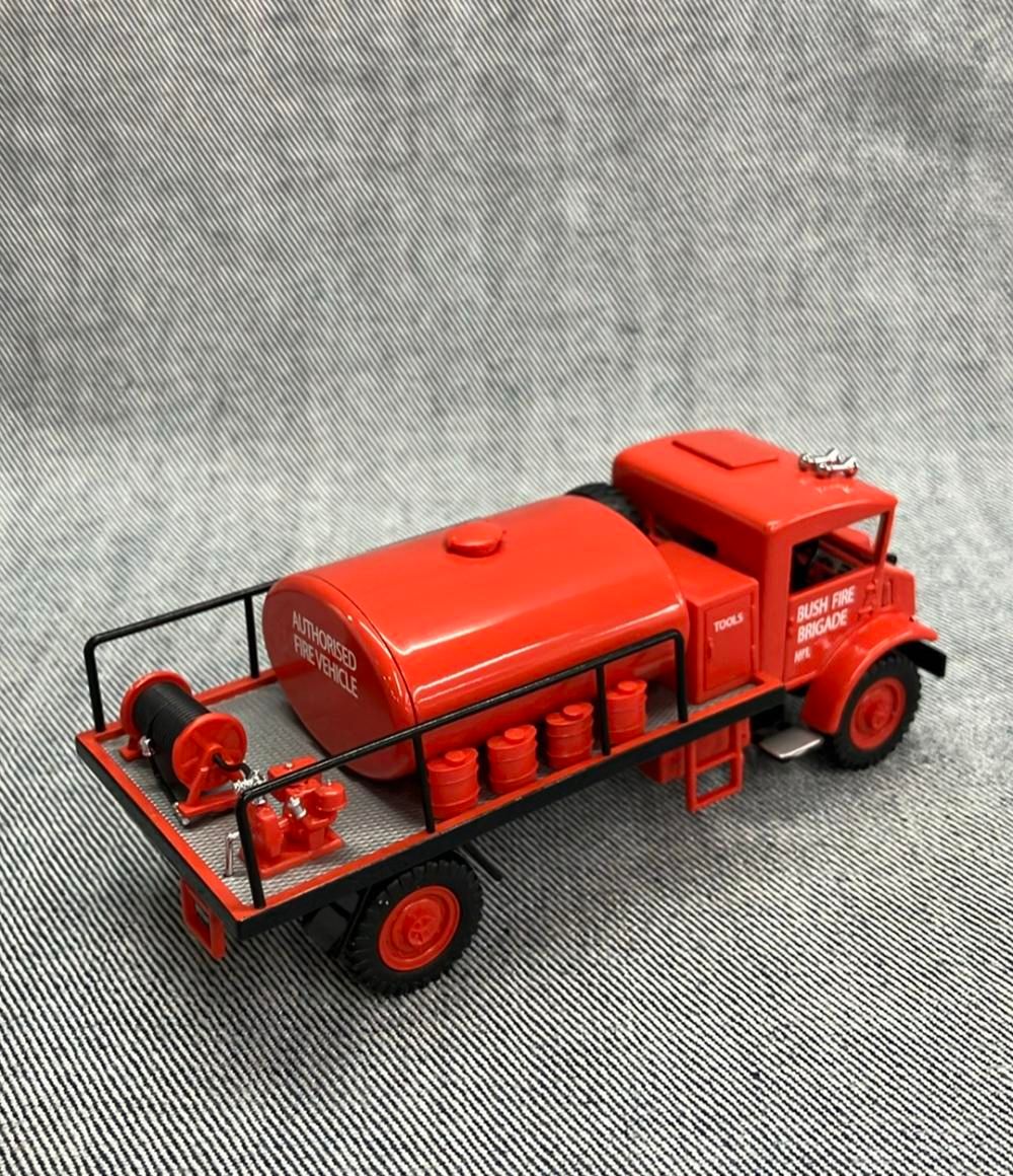 Big &amp; Rigs Trux Aussie Buses of - 1:76 in Lot the Trucks Auction: and South