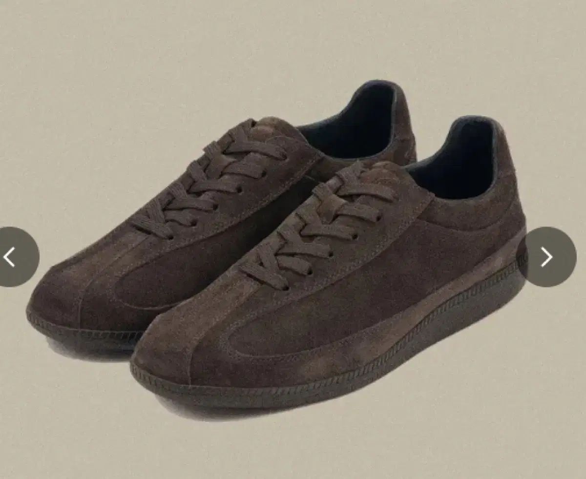 Perfectmovement ドレス ダークブラウン 240 スニーカー