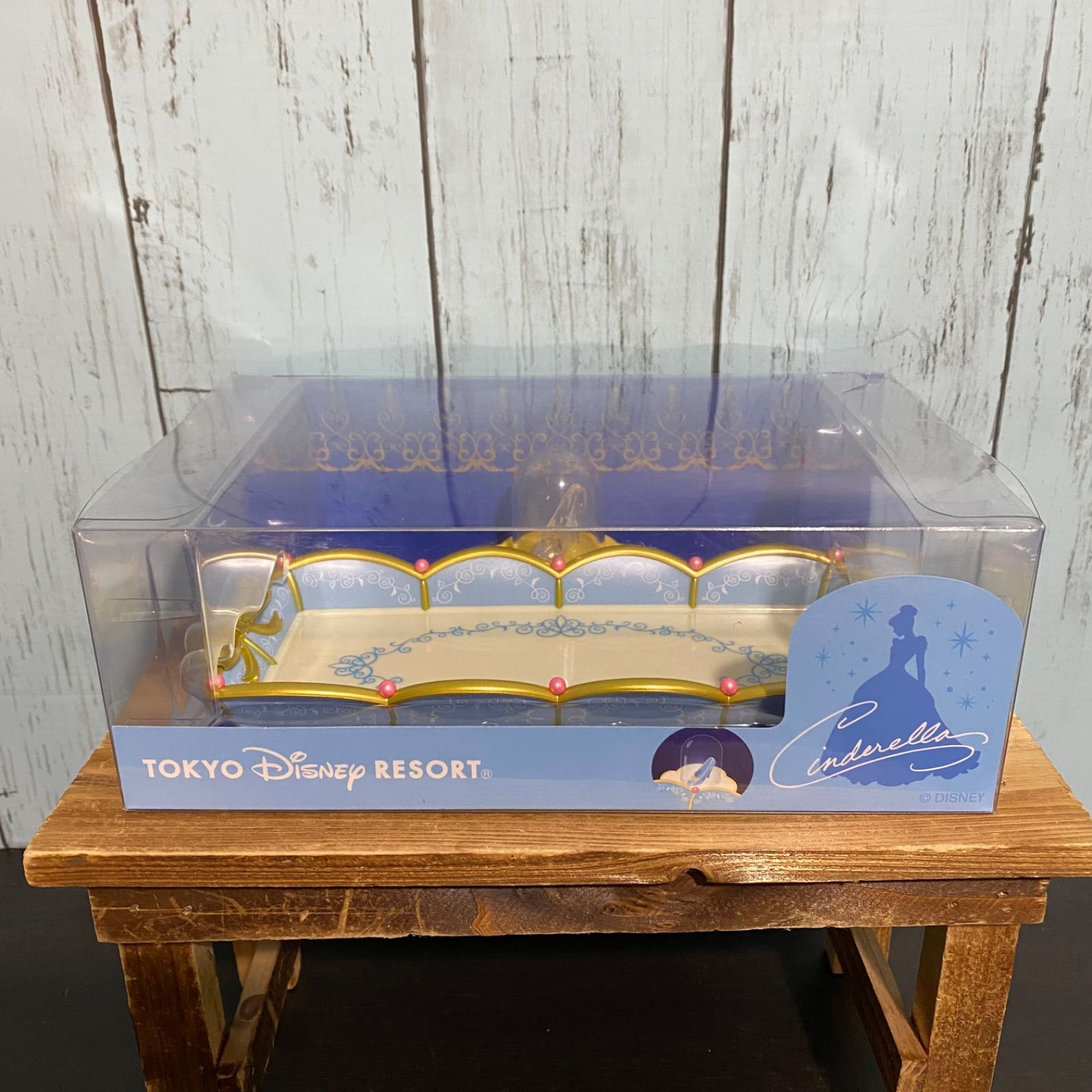 東京ディズニーリゾート シンデレラ ガラスの靴 光る小物トレー - メルカリ