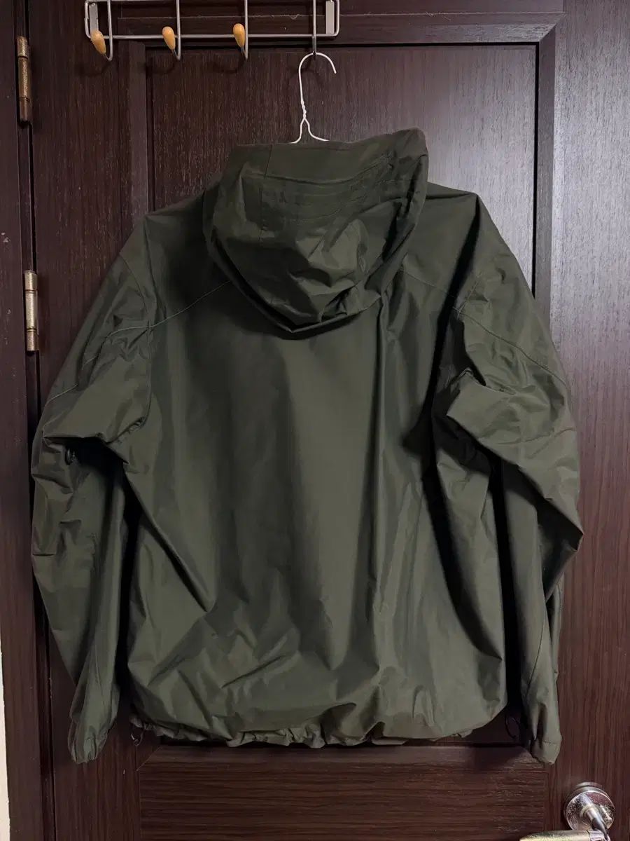 アンドワンダー 2 5 L ハイカー レインジャケット