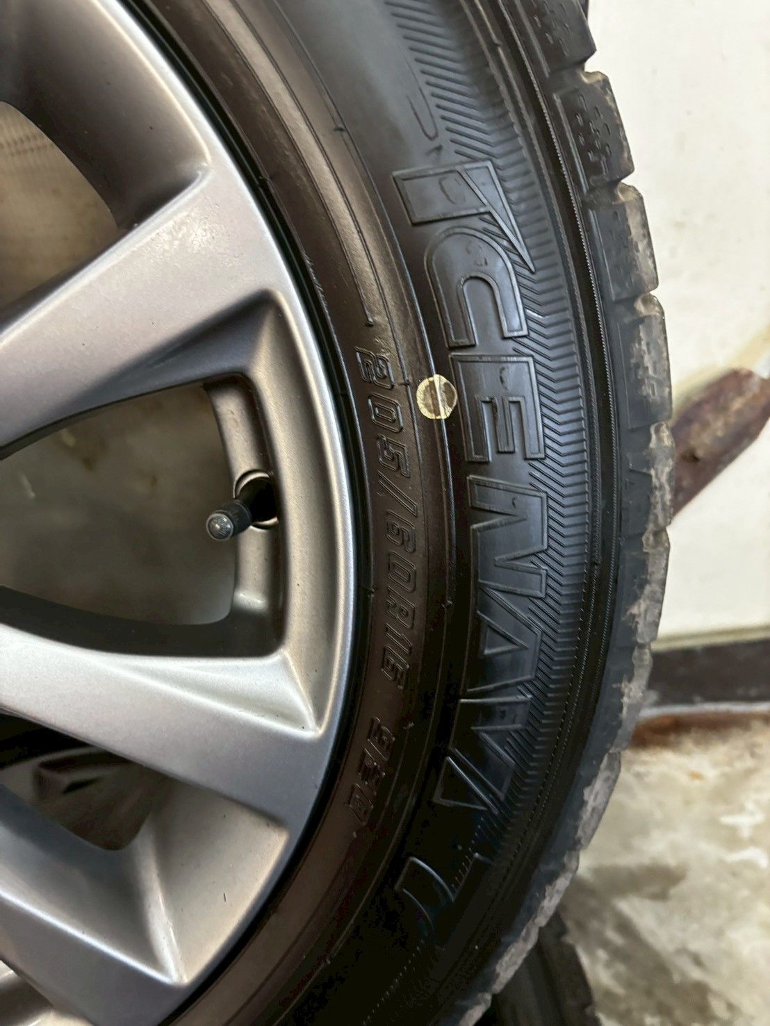  マツダ MAZDA 3 BPFP 20 S スタッドレスタイヤ アルミホイール205 60 16 み 16インチ タイヤ ホイールセット