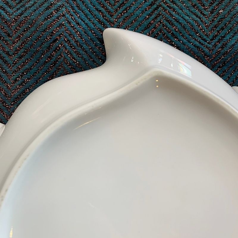 ロイヤルコペンハーゲン ホワイト フルーテッド ハーフレース リーフ型