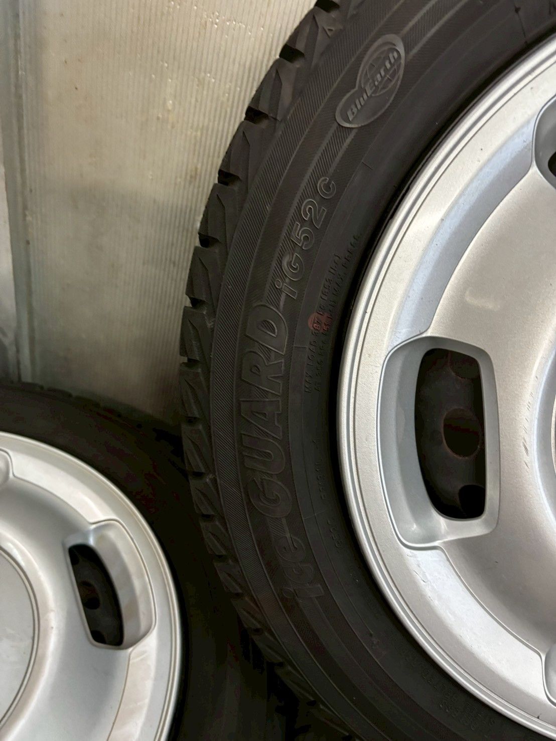 スタッドレスタイヤ ホイール