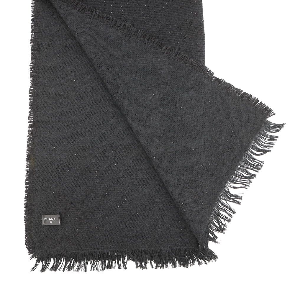 CHANEL 黒マフラー 入手困難【CHANEL】ボリューム感が可愛い CCロゴマフラー (CHANEL
