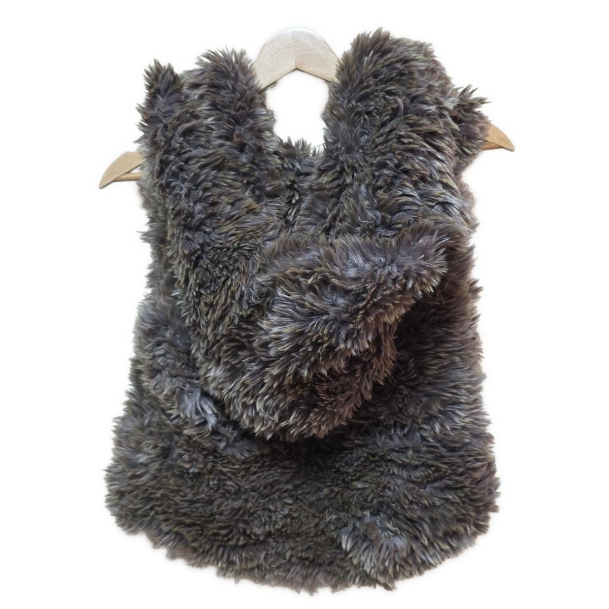 イッセイミヤケ me フード付ファーベスト me ISSEY MIYAKE(ミー/イッセイミヤケ) ベスト レディース - ブラウン