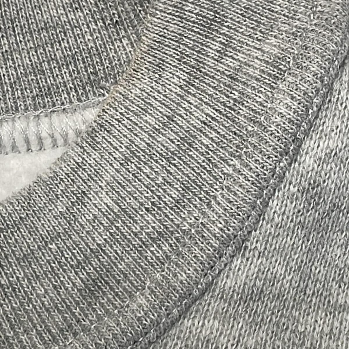 - ライトグレー×白