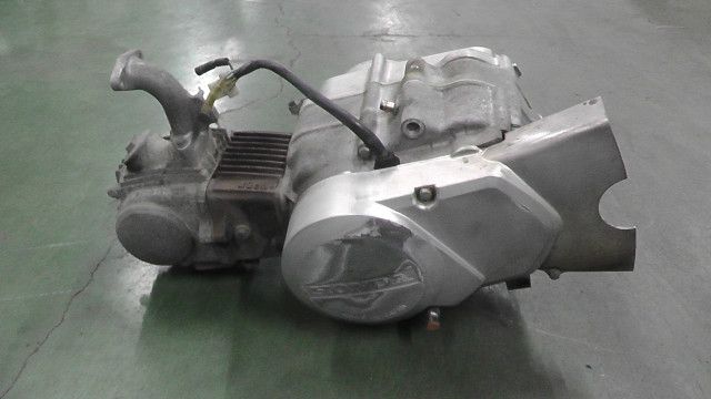 カブ50 AA 01 1123 xxx の エンジン