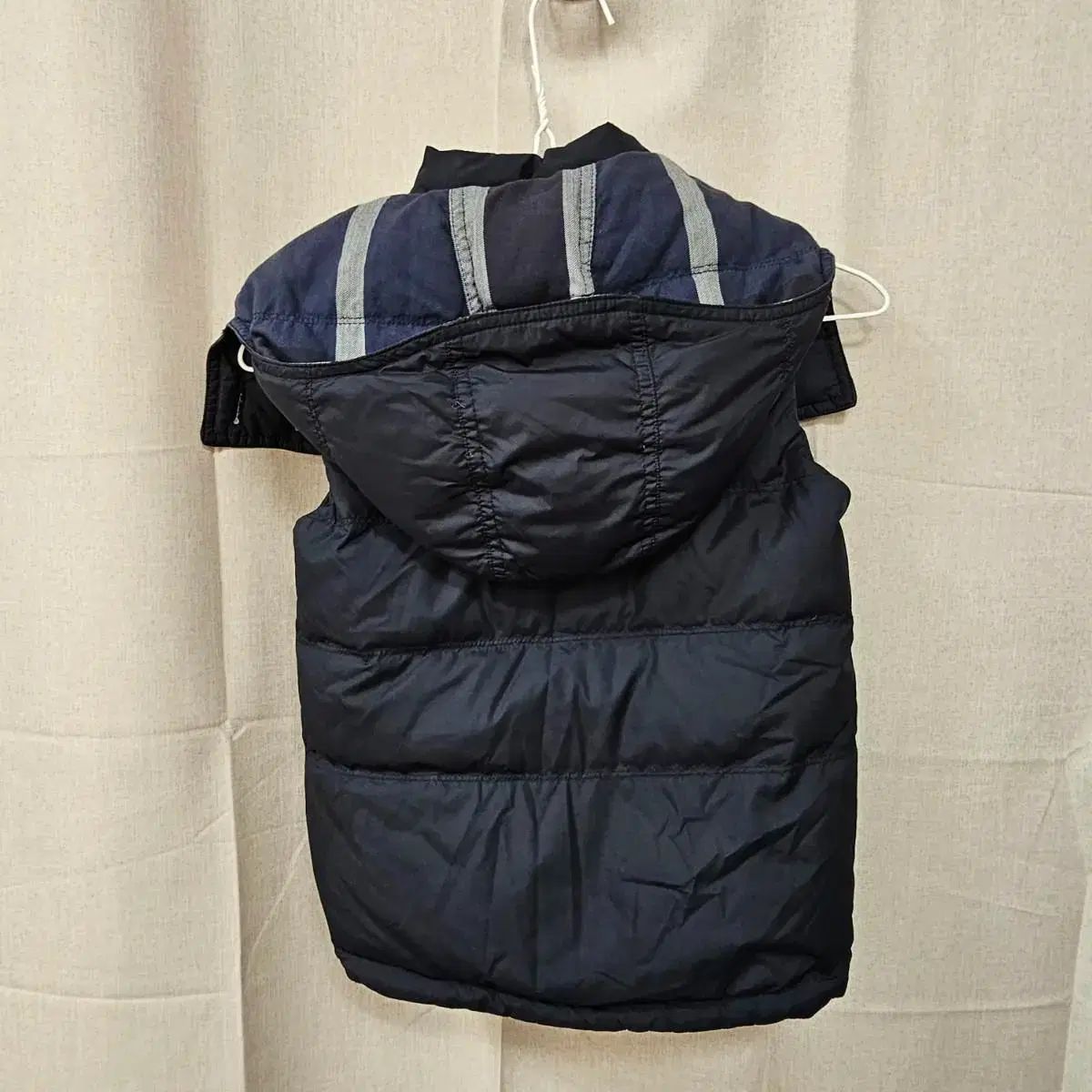 バーバリーキッズ リバーシブル ダウンベスト ネイビー 5 Y