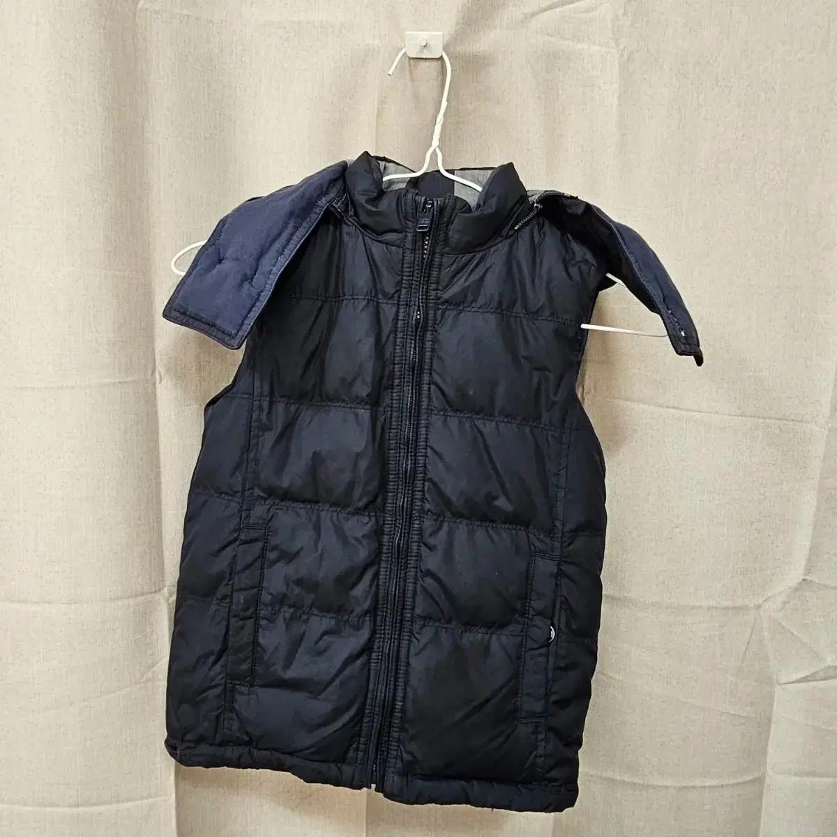 バーバリーキッズ リバーシブル ダウンベスト ネイビー 5 Y