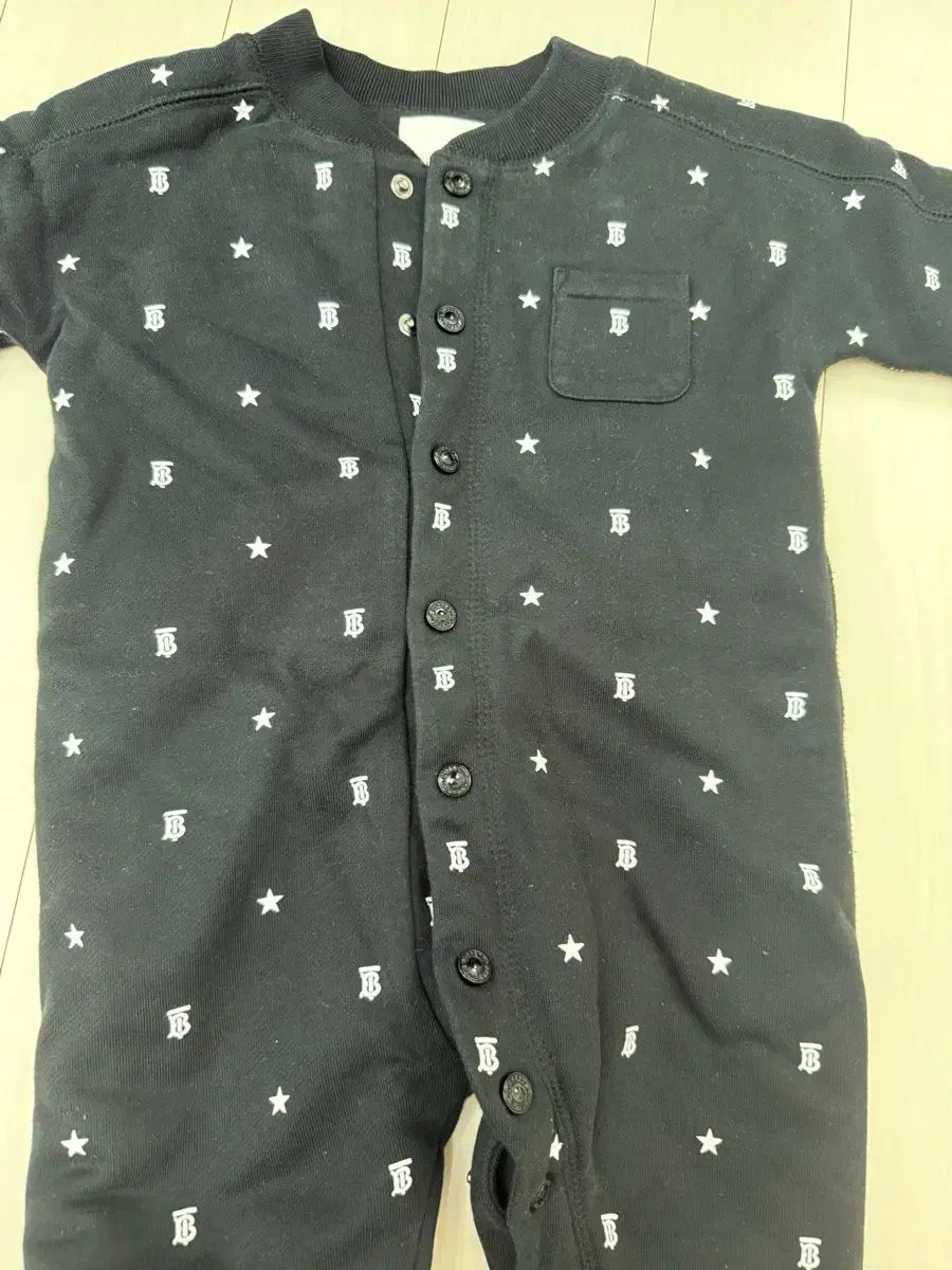 バーバリーキッズ ベイビー 宇宙服 12m