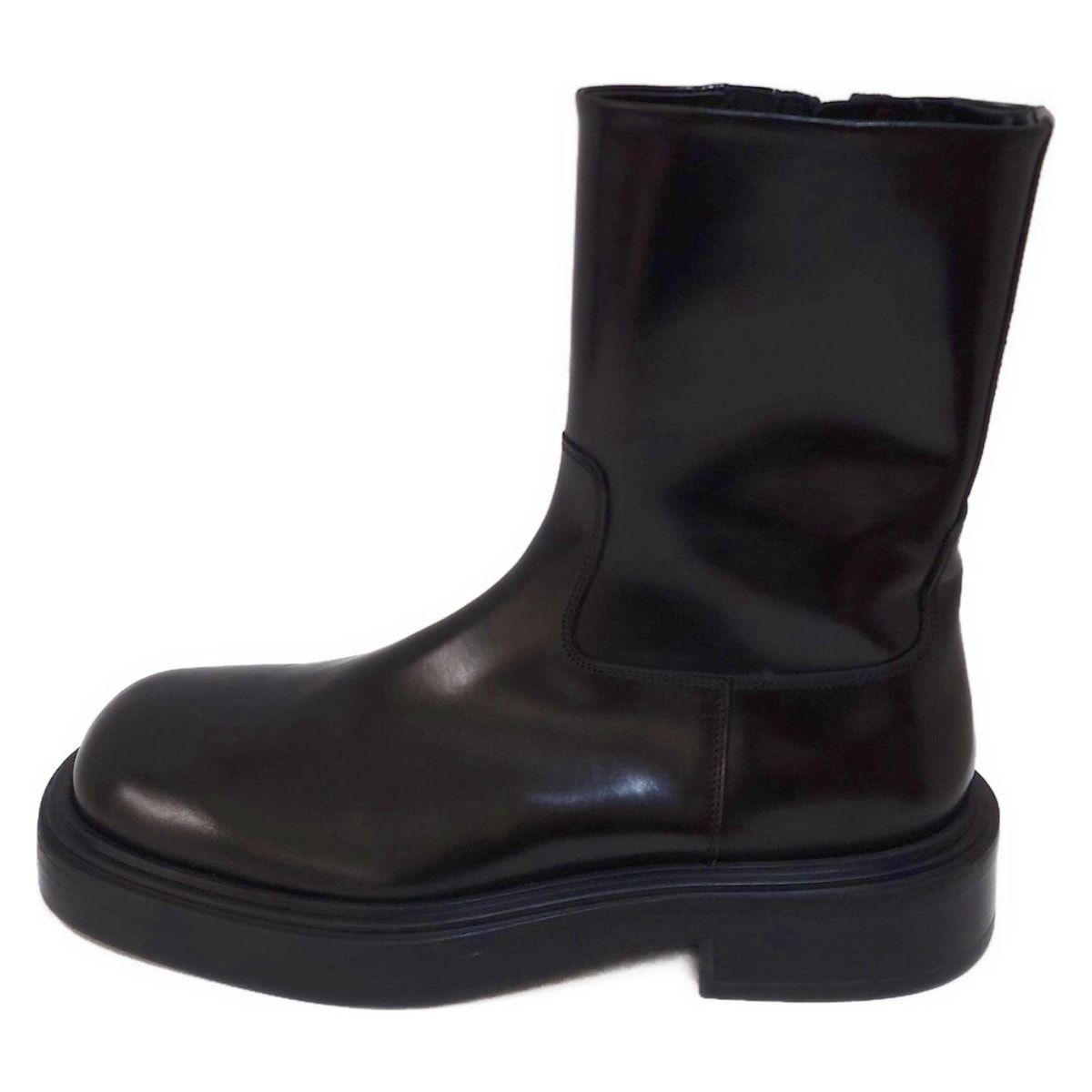 |SalvatoreFerragamo サルバトーレフェラガモ ブーツ 7 1|2 C レディース - 黒 レザー