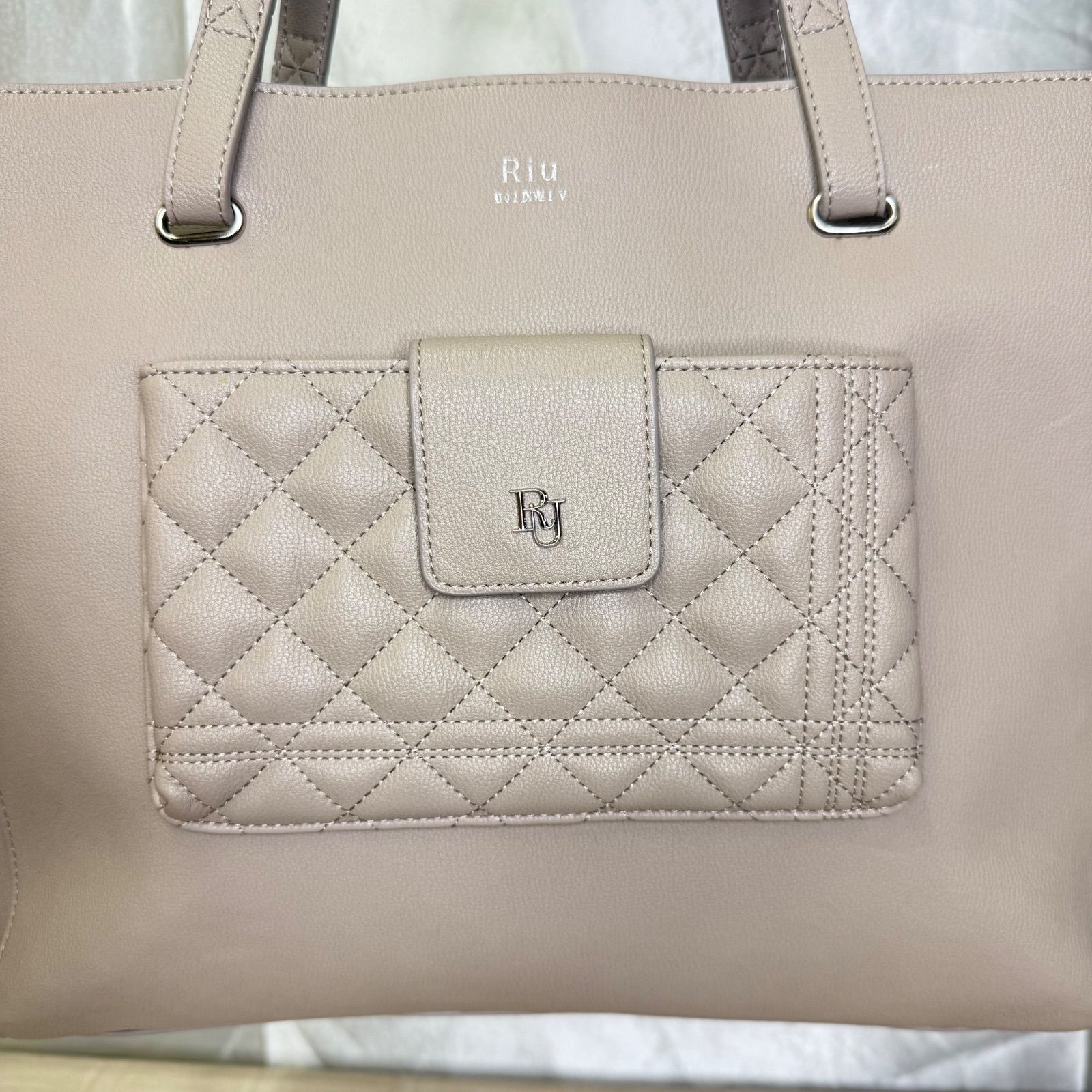 Riu Synthetic leather tote bag トートバッグ - メルカリ