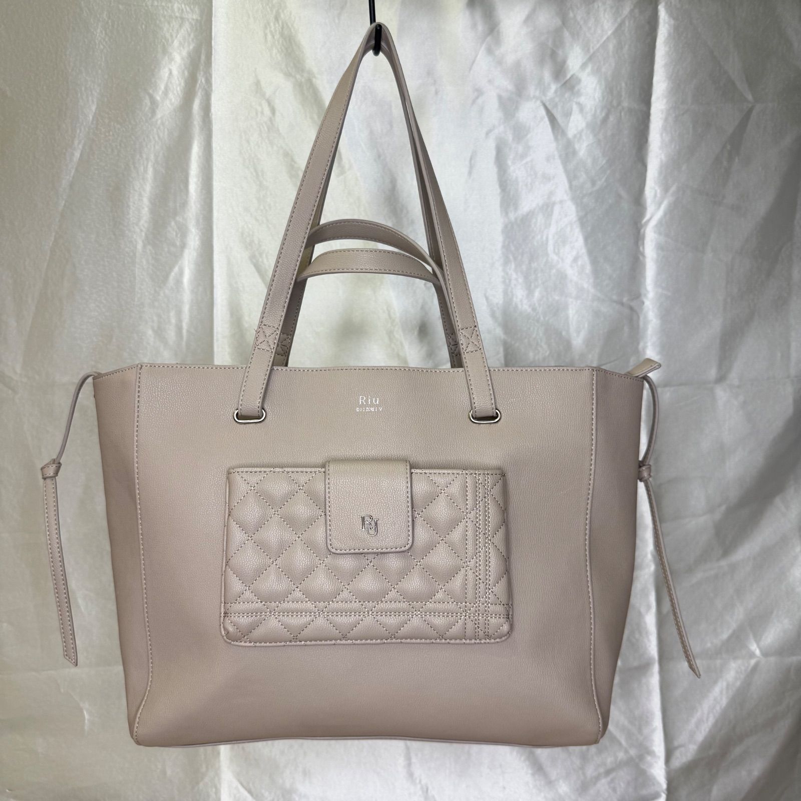Riu Synthetic leather tote bag トートバッグ - メルカリ