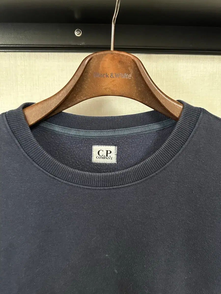 C.P. COMPANY ネイビー クルーネックスウェット C.P. Company レンズ