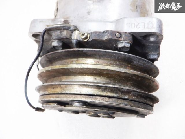 ユニバーサル エアコンコンプレッサー A/C エアコン コンプレッサー