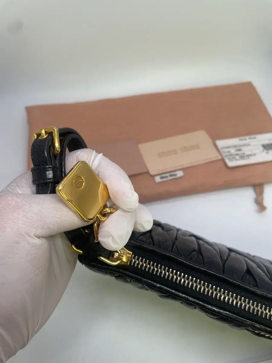 ミュウミュウ マテラッセ