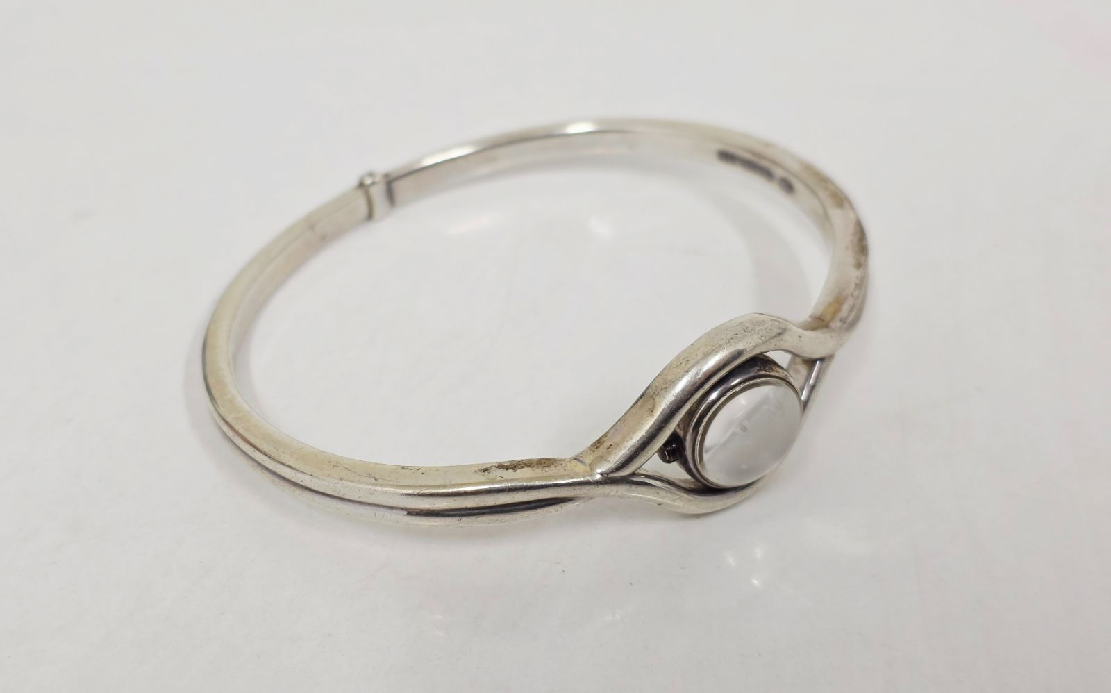  B-1111 4° C バングルウォッチ SILVER 925 重さ 33.9 g 刻印有 腕時計 レディース クォーツ 腕時計(クォーツ) 腕時計(アナログ)