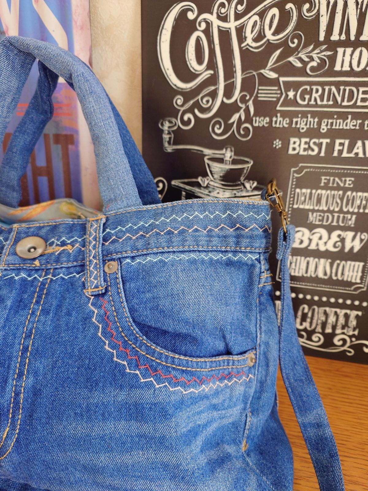 60☆USEDダメージデニムリメイク☆ショルダーバッグ☆カラフルステッチ