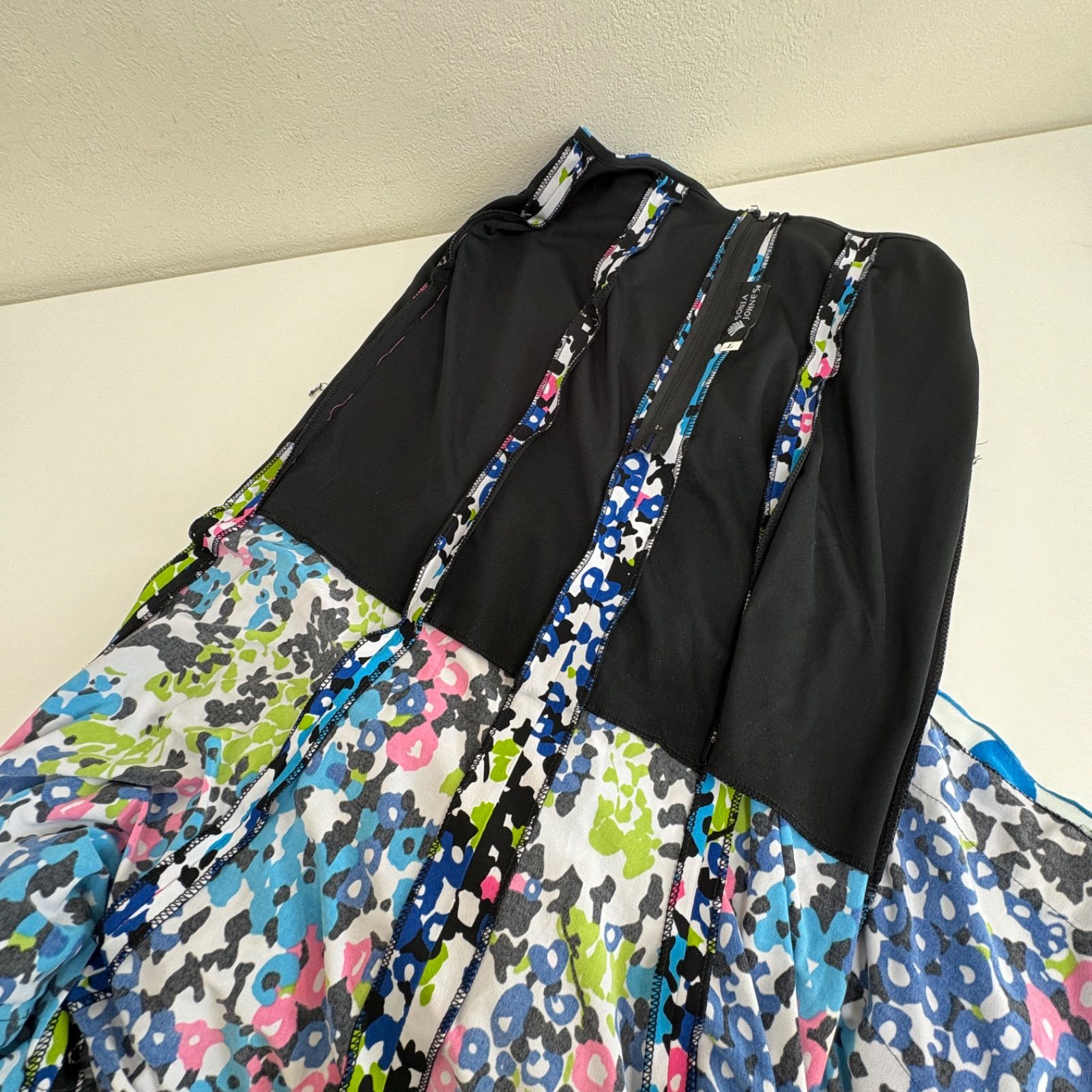 ソニアジョーンズ】フラメンコ衣装 ファルダ カラフル ドット フリル ソニアジョーンズ】フラメンコ衣装 ファルダ カラフル ドット フリル