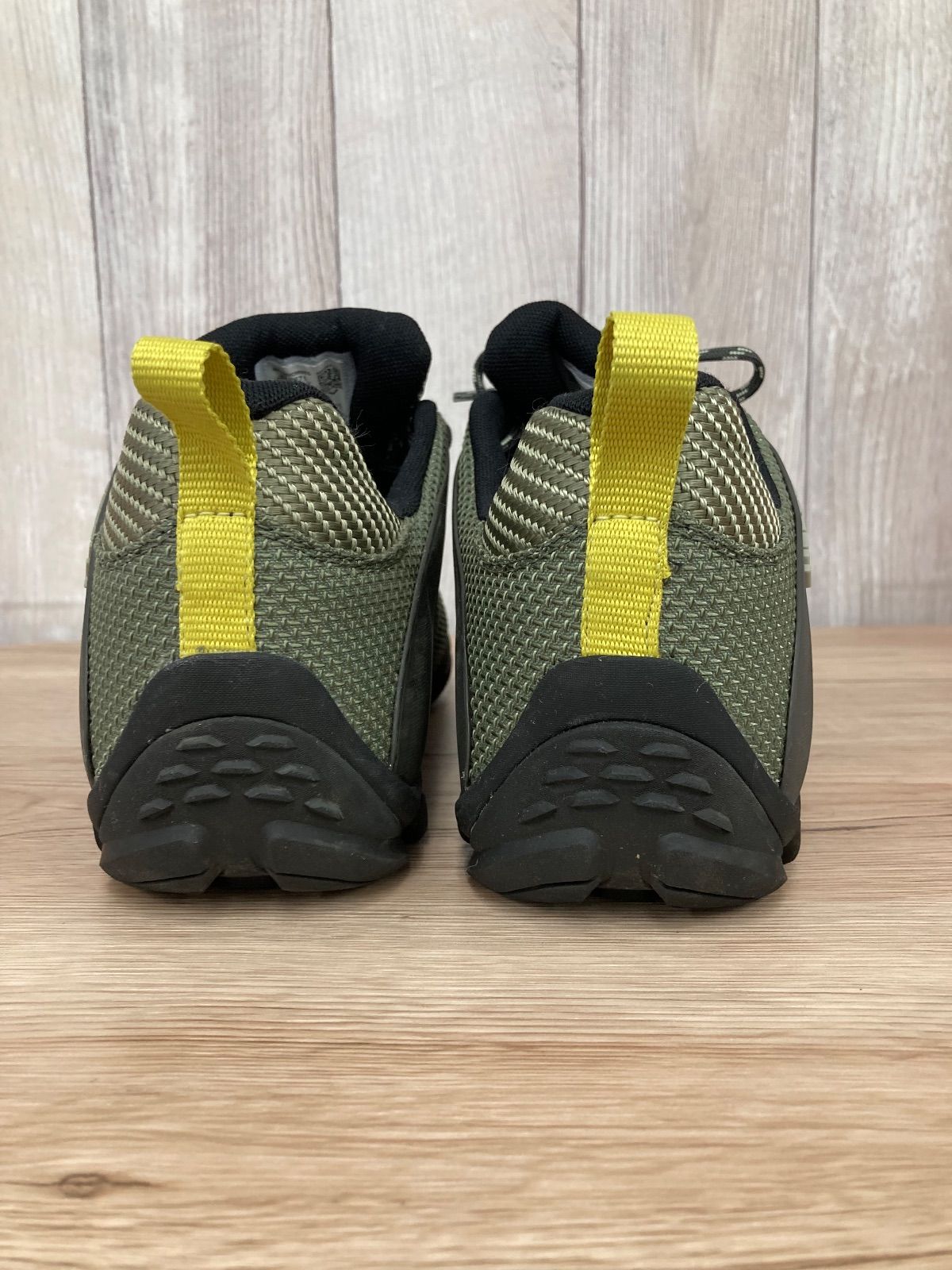 ハイキングシューズ