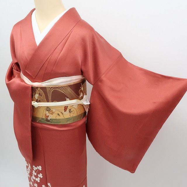 色留袖