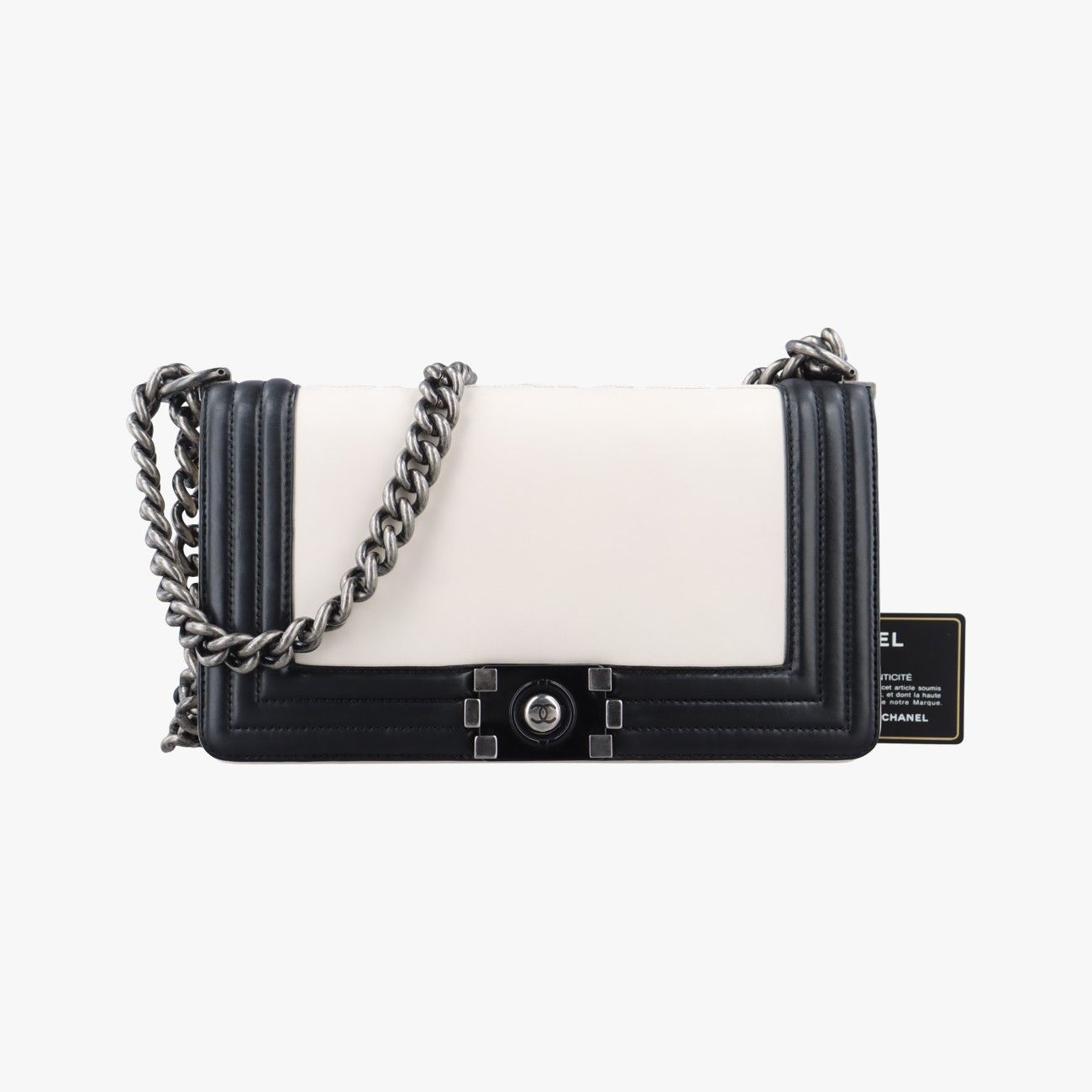 シャネルChanelボーイシャネル ブラック×ホワイト レザー A 66713